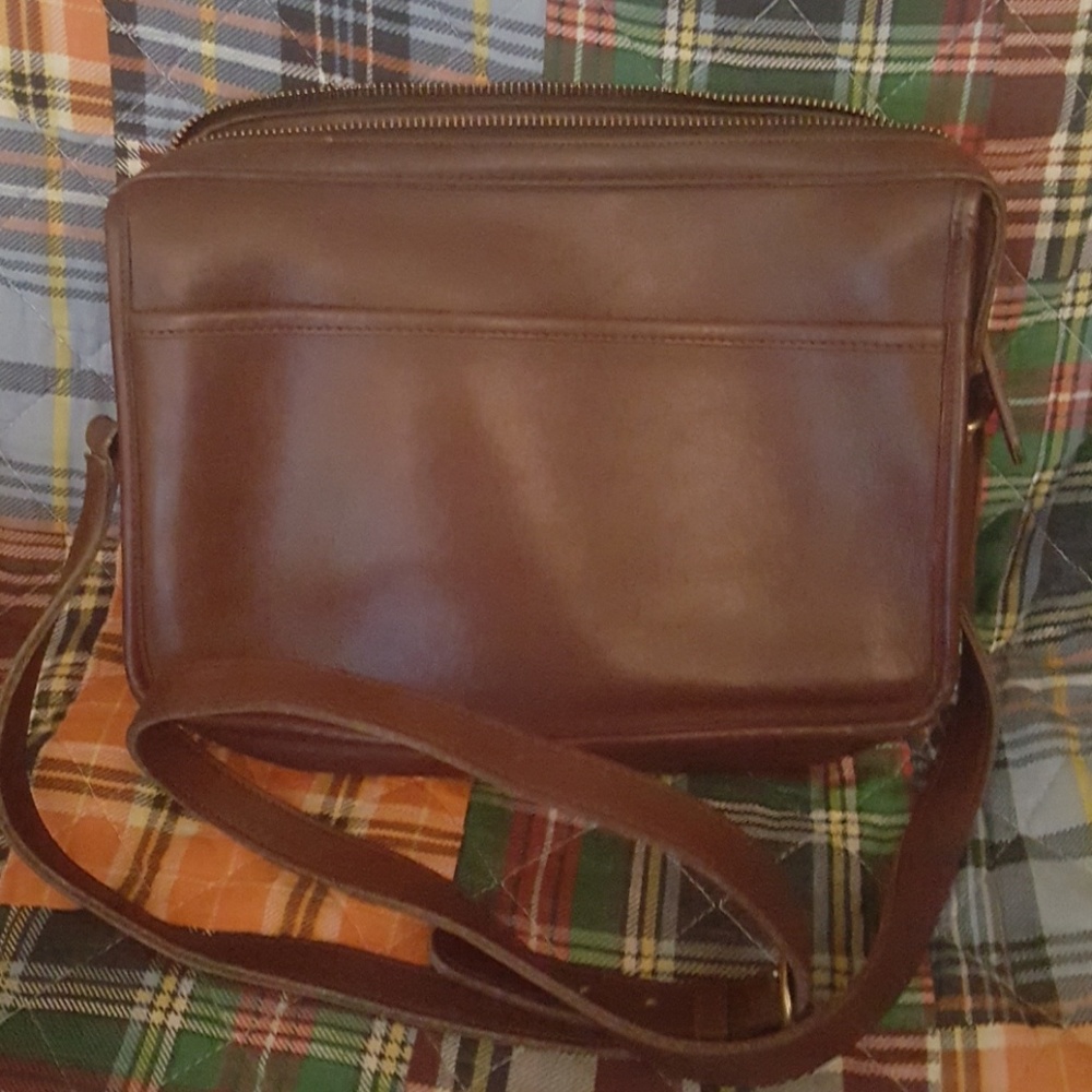 COACH VINTAGE BROWN LEATHER CARSON BAG-EUC- 8x11x4